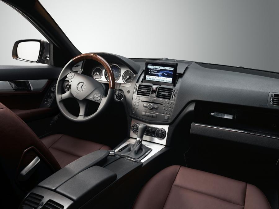  Mercedes-Benz C-Class Estate 2007 года  (фото 10 из 237)